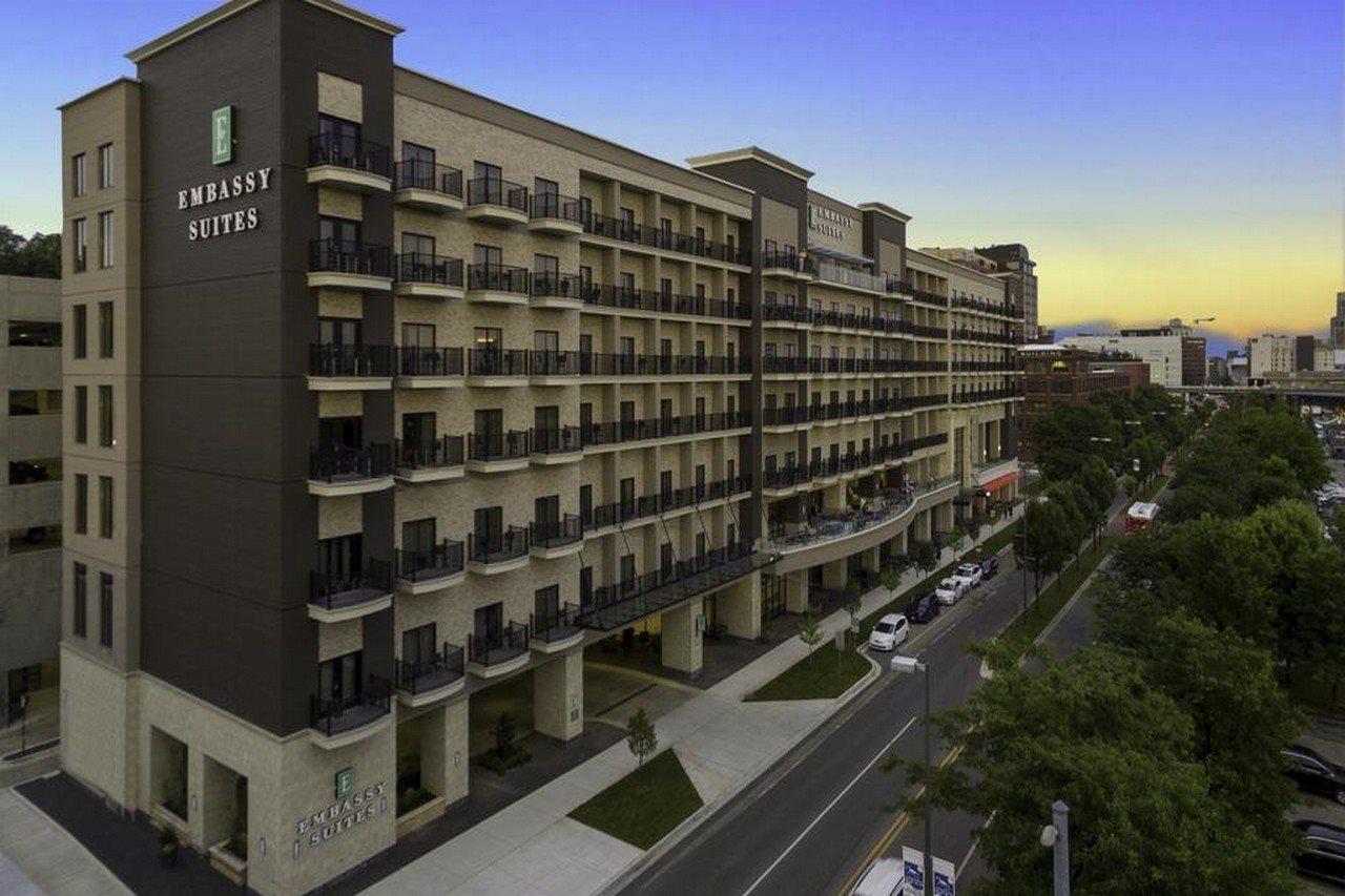 Embassy Suites By Hilton Grand Rapids Downtown Exterior foto